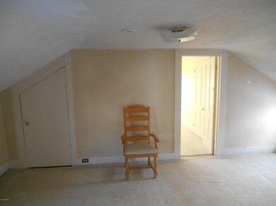 17 Pearl St, Adams, MA 01220 - photo 4