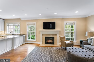 2049 Mayfair Mclean Ct, Falls Church, VA 22043 - photo 7