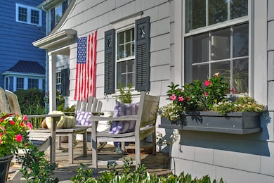 112 Eastwood Rd, Fairfield, CT 06825 - photo 2