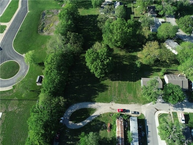 501 18th St, Osawatomie, KS 66064 - photo 3