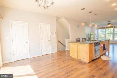 13236 Shawnee Ln unit 105, Clarksburg, MD 20871 - photo 5