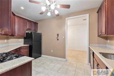 322 Regency Place unit 322, Woodbridge, NJ 07095 - photo 5