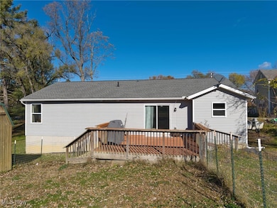 129 Maple Ave, Woodsfield, OH 43793 - photo 5