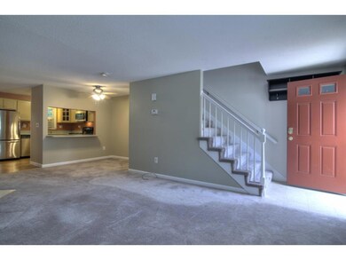 61 Donovan Ct, MerriMacK, NH 03054 - photo 4