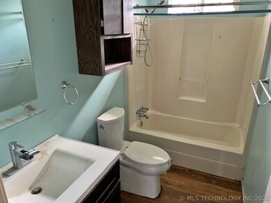 510 W Sequoyah St, Muldrow, OK 74948 - photo 7