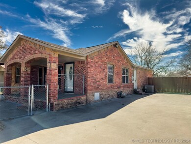 922 E Comanche Ave, McAlester, OK 74501 - photo 2