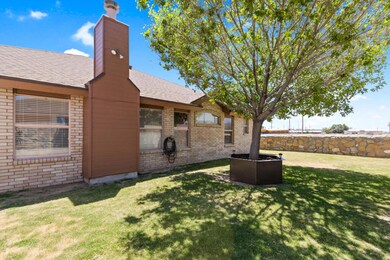 101 Lago Lindo Dr, Horizon City, TX 79928 - photo 7