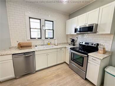 2221 Jackson Ave, Point Pleasant, WV 25550 - photo 4