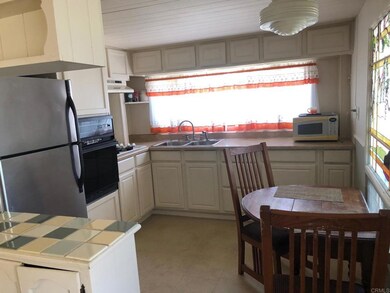 217 Kristy Ln, Oceanside, CA 92054 - photo 4