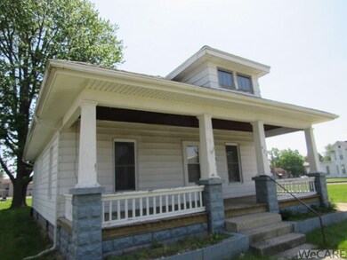 COVERED PORCH