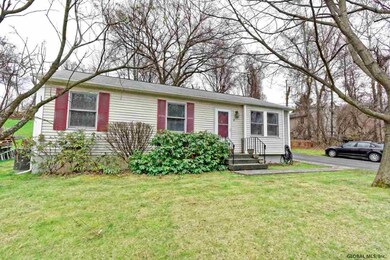 39 Railroad Ave, Rensselaer, NY 12144 - photo 3