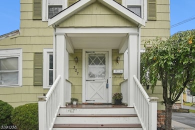 327 Manning Ave, North Plainfield, NJ 07060 - photo 2