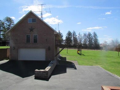 Detached Garage