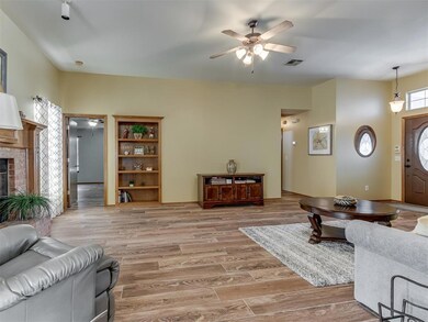 2216 NE 4th St, Moore, OK 73160 - photo 7