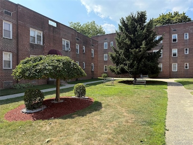 1549 Central Park Ave unit G2, Yonkers, NY 10710 - photo 2