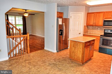 1130 Splashing Brook Dr, Abingdon, MD 21009 - photo 3