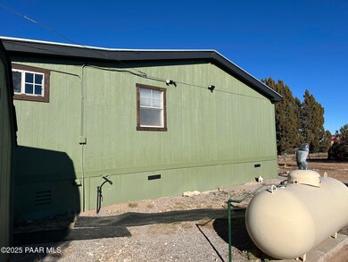 001 Basconia Ln, Seligman, AZ 86337 - photo 5