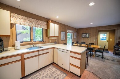 303 Chimney Hill Rd unit M214, Wilmington, VT 05363 - photo 2