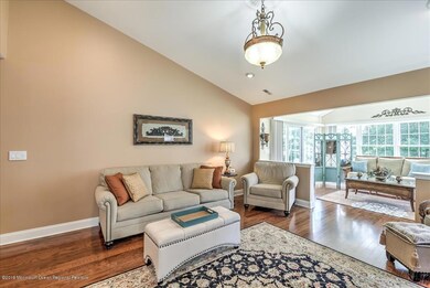 06-LIVING ROOM