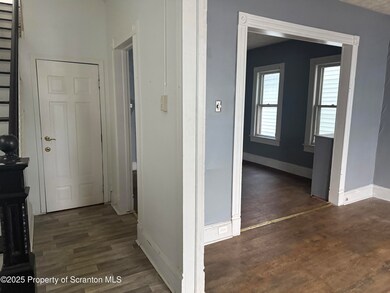 319 N Sumner Ave, Scranton, PA 18504 - photo 3