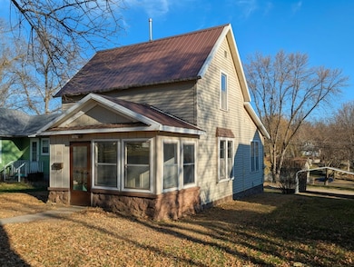 206 S 9th St, Montevideo, MN 56265 - photo 2