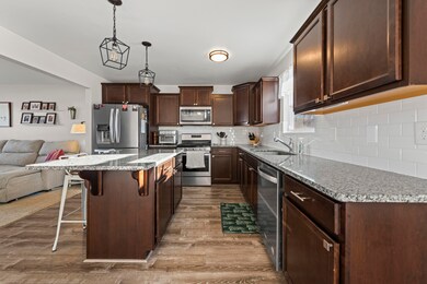 1073 Weatherstone Ln, Howell, MI 48843 - photo 5