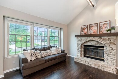 9410 Greenway Ln, Lenexa, KS 66215 - photo 5