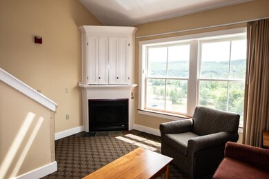 414 Qtr I V Jackson Gore Inn, Ludlow, VT 05149 - photo 2