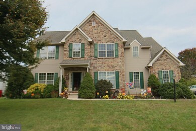 527 Royal Rd, Palmyra, PA 17078 - photo 2
