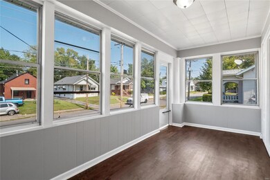 Sunroom/Enclosed Front Porch