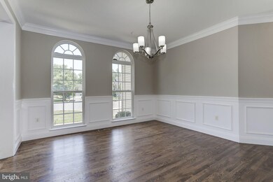 11400 Covered Bridge Ct, Glenn Dale, MD 20769 - photo 6