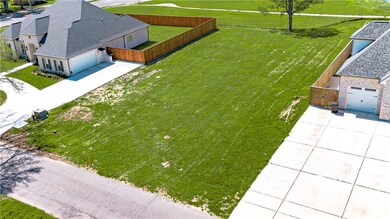 98 Colonial Club Dr, Harahan, LA 70123 - photo 2