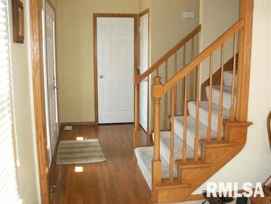 704 N Meadows Ct, Davenport, IA 52806 - photo 2