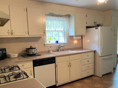 771 W Yarmouth Rd, Yarmouth Port, MA 02675 - photo 4