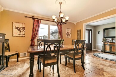 27 Pepperridge Rd Howell NJ-large-015-15