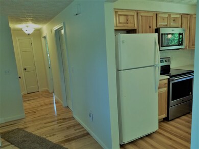 95 Auburn Rd, Londonderry, NH 03053 - photo 4