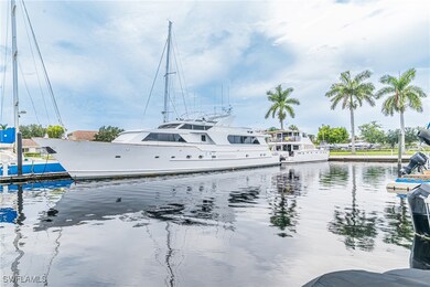 525 Newport Dr unit 2, Naples, FL 34114 - photo 4