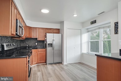 3704 Persimmon Cir, Fairfax, VA 22031 - photo 7