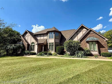 12088 Pinebrook Ln, South Lyon, MI 48178 - photo 3