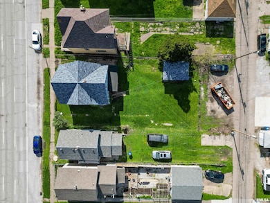 1612 W 3rd St, Davenport, IA 52802 - photo 5