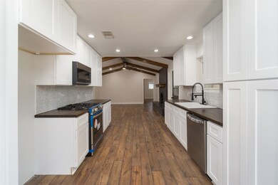 2609 Westfield St, Alvin, TX 77511 - photo 4