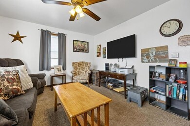 440 9th Ave SW, Cedar Rapids, IA 52404 - photo 5