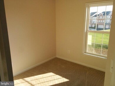 25142 Sweet Myrtle Square, Aldie, VA 20105 - photo 3