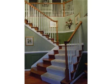 Entry/Foyer.