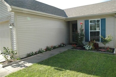 780 Spruce Dr, Greenwood, IN 46143 - photo 2