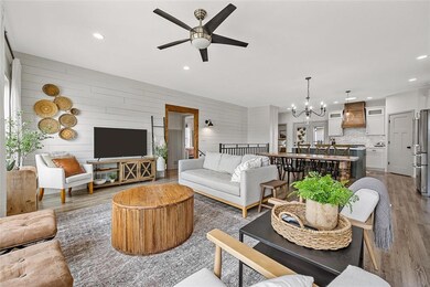 123 Whispering Wind Ln, Center Point, IA 52213 - photo 5