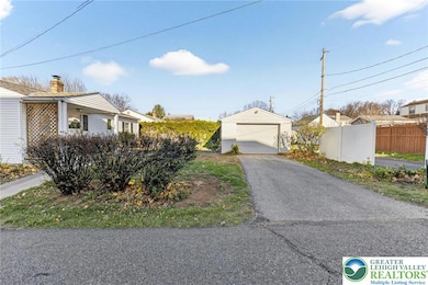 419 S Ott St, Allentown, PA 18104 - photo 4