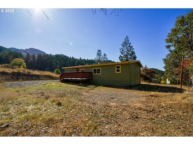 2193 Canyonville Riddle Rd, Riddle, OR 97469 - photo 4