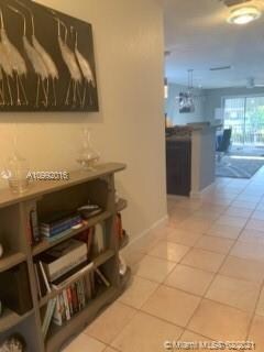 entry way going into the condo