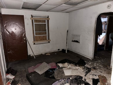 196 Massasoit St, Springfield, MA 01107 - photo 6